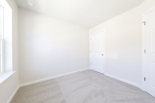Building Photo - 23 Clementon Rd E