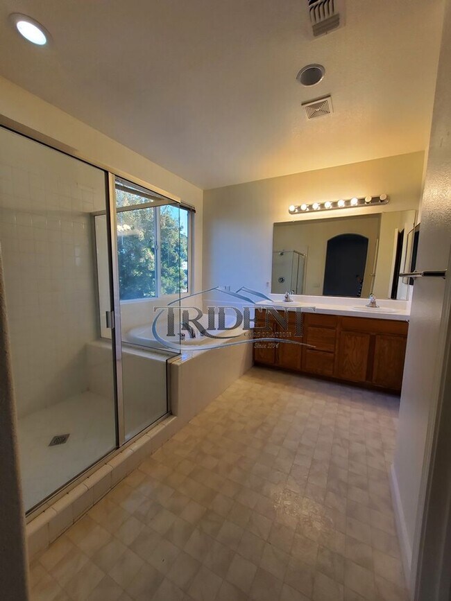 Building Photo - Two Weeks Free Move-in Special!