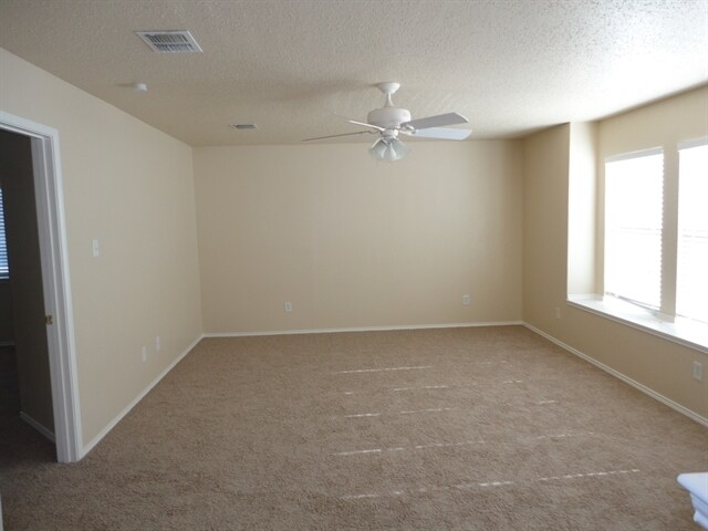 Building Photo - 4405 Statesman Ln