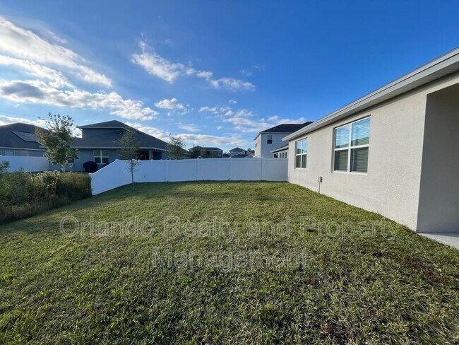 Building Photo - 737 Trillium Ct