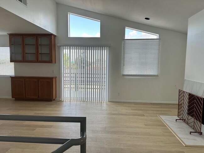 Building Photo - 4162 W 167th St