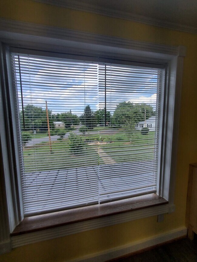 Building Photo - Utilities Included!!!!