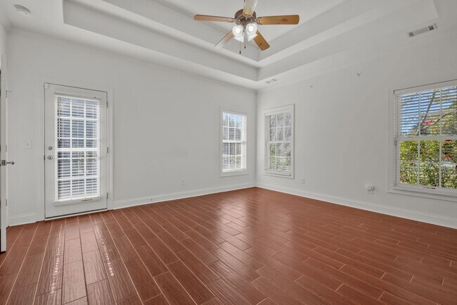 Building Photo - 614 Greene Dr