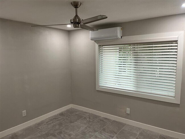 Building Photo - 1605 Pass a Grille Way