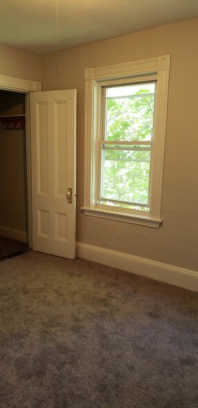 Building Photo - 172 Bigelow St