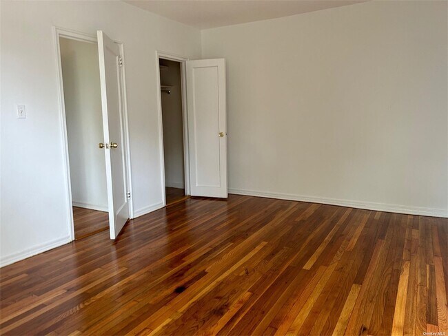 Building Photo - 13 Welwyn Rd