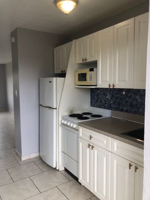 Building Photo - 922 Courting Ln