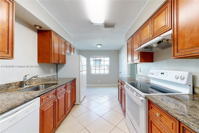 Building Photo - 841 SW 63rd Ave