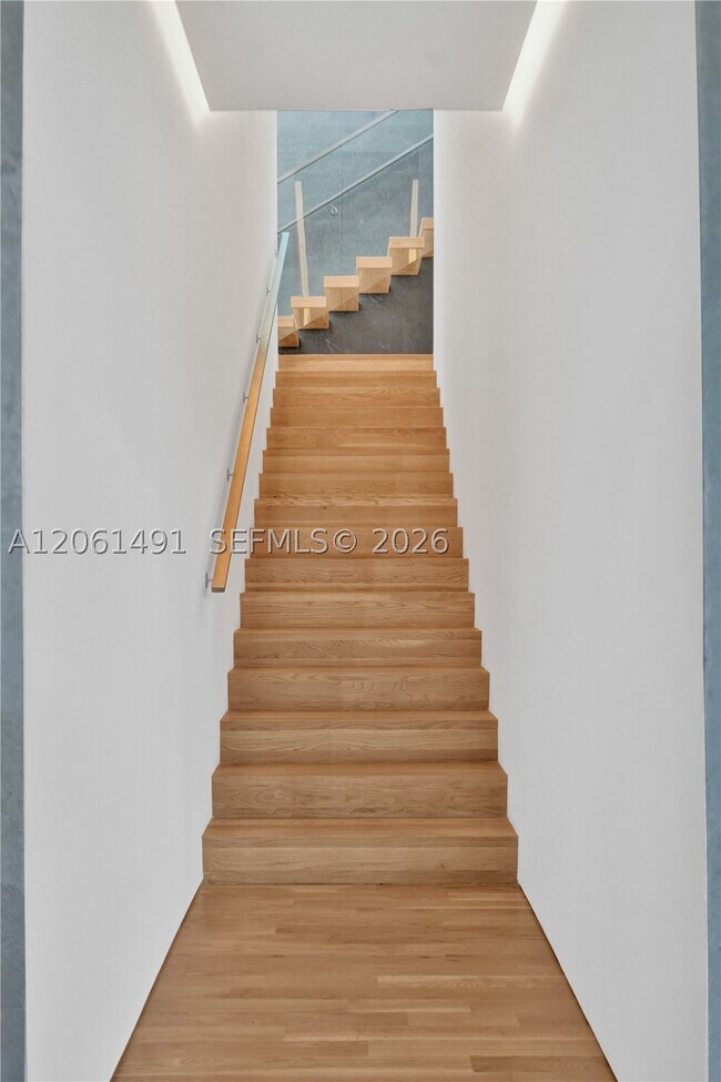 Building Photo - 240 Ocean