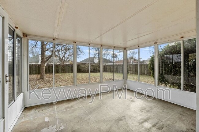 Building Photo - 137 Summerfield Cir