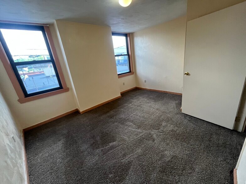 Building Photo - 201 S Millvale Ave