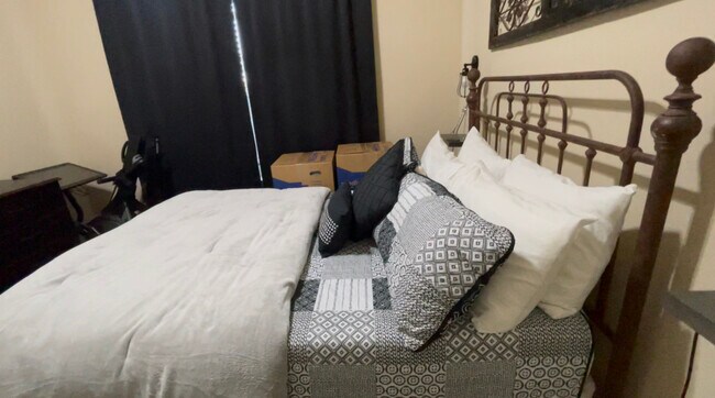 Building Photo - 12643 Jamestown Crossing Ln