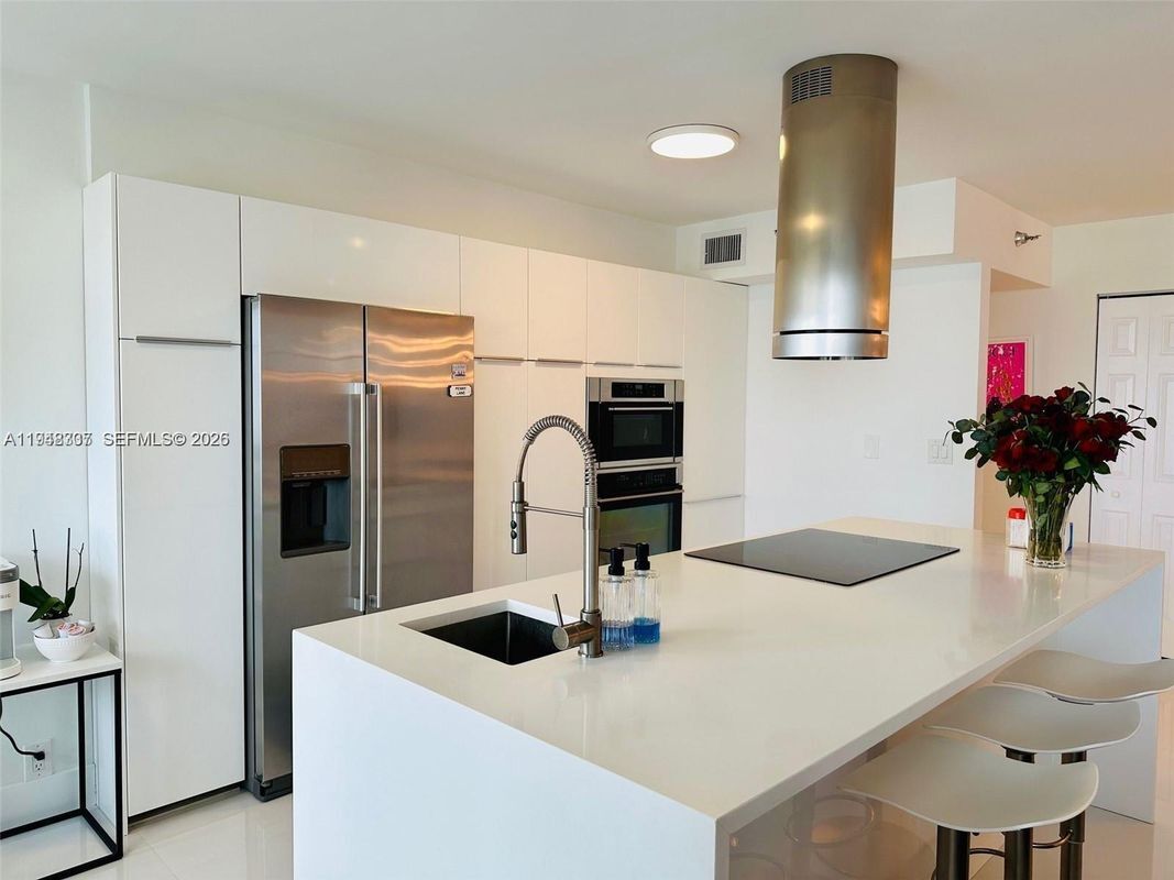 Building Photo - 19101 NE 36th Pl