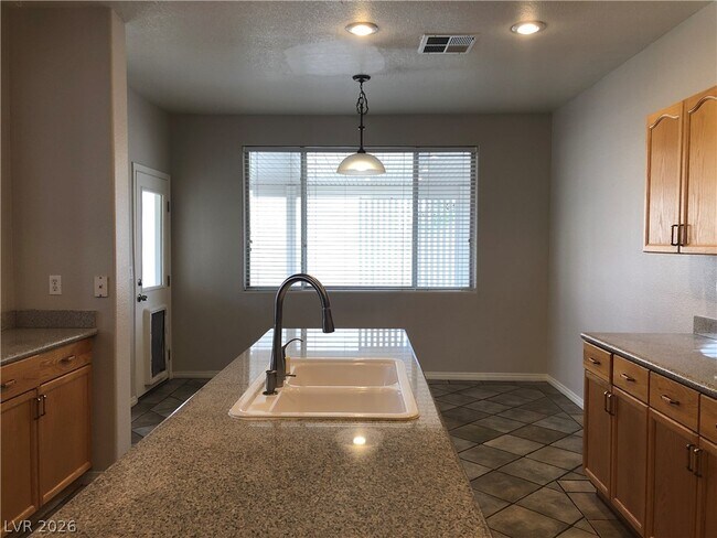 Building Photo - 7204 Buglehorn St