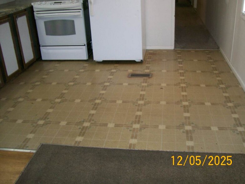 Building Photo - 3098 Springhill Rd