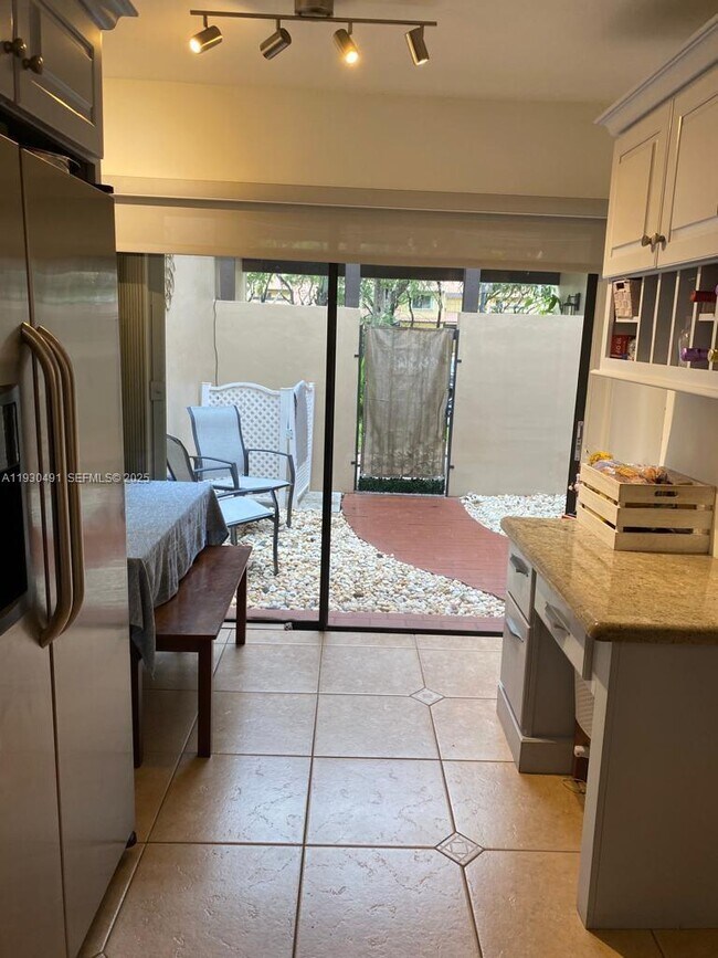 Building Photo - 9805 Costa Del Sol Blvd