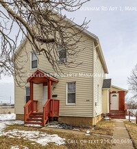 Building Photo - Maple Hts Down Unit