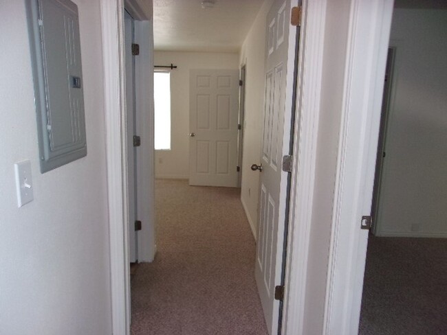 Building Photo - Family Apartment