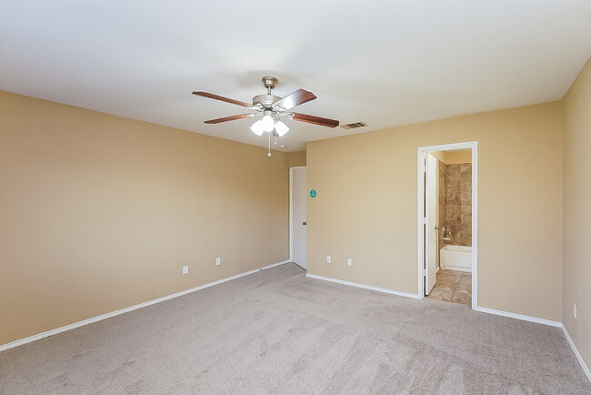 Building Photo - 9731 Checota Dr