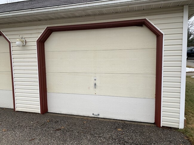 One car detached garage - 2380 Wrens Dr S