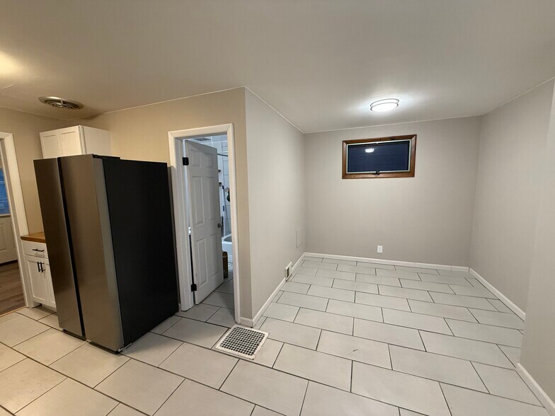 Building Photo - 380 Falconer St.