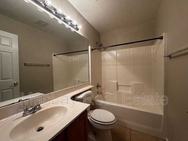Building Photo - 971 S Meadows Dr