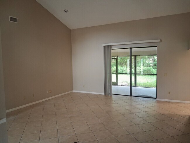 Building Photo - 9117 Regents Park Dr