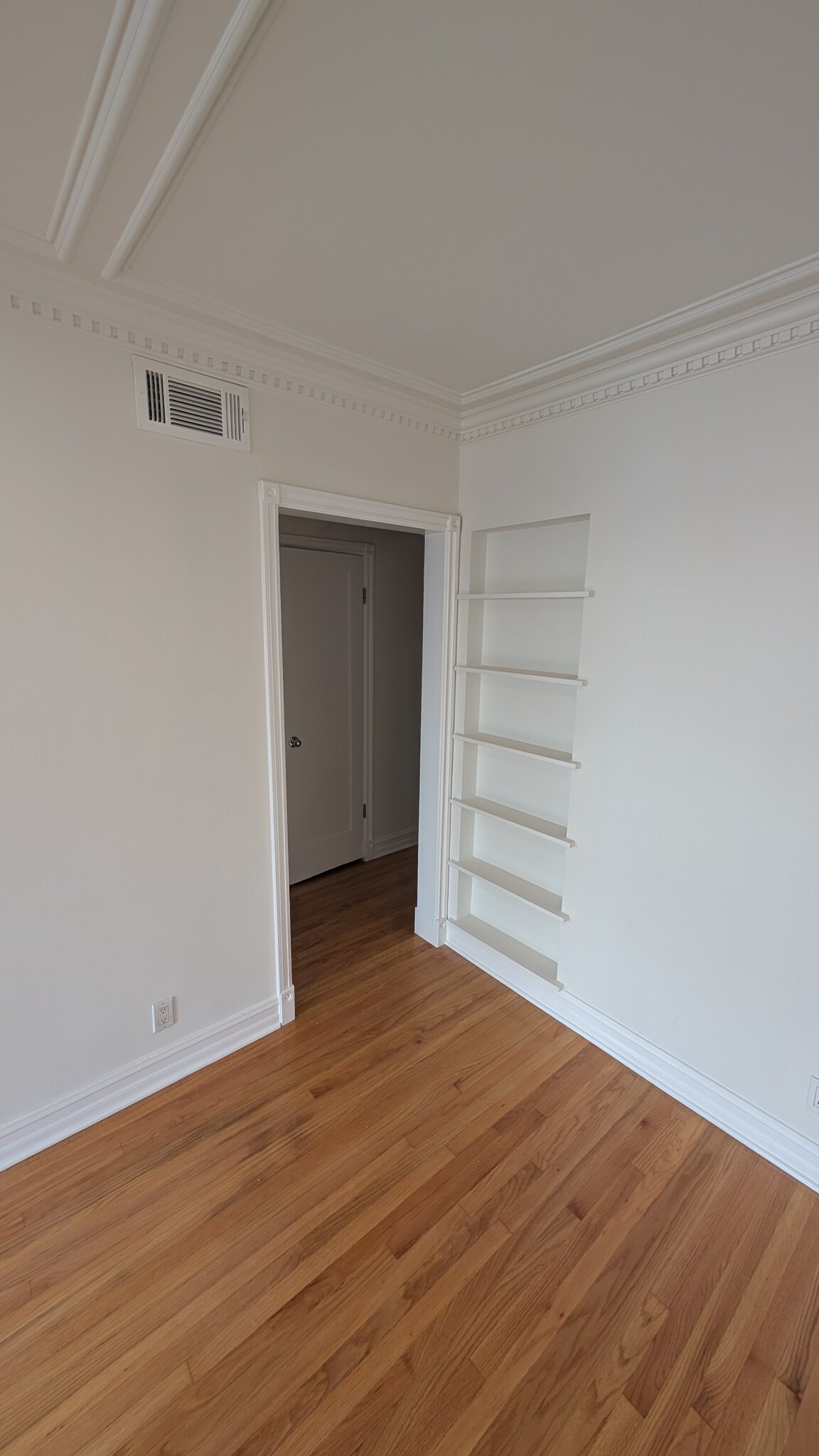 Built in shelving - 10550 Moorpark St