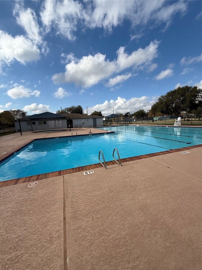 Building Photo - 16715 Ribbonridge Dr