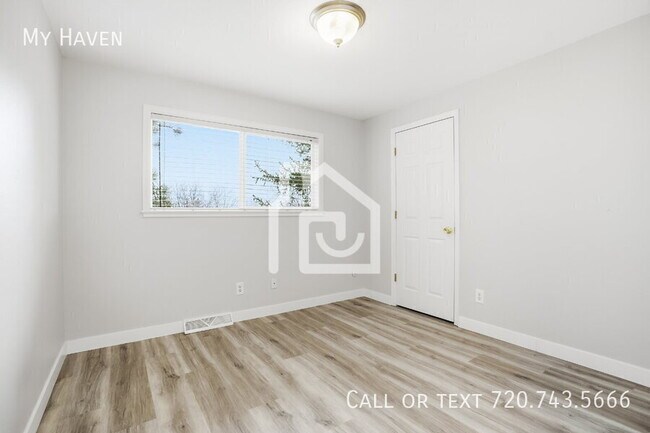 Building Photo - 2351 S Garland St