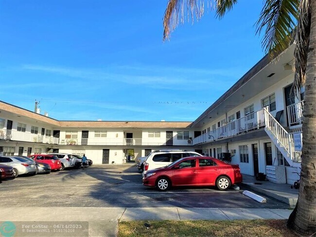 Building Photo - 915 S 21st Ave