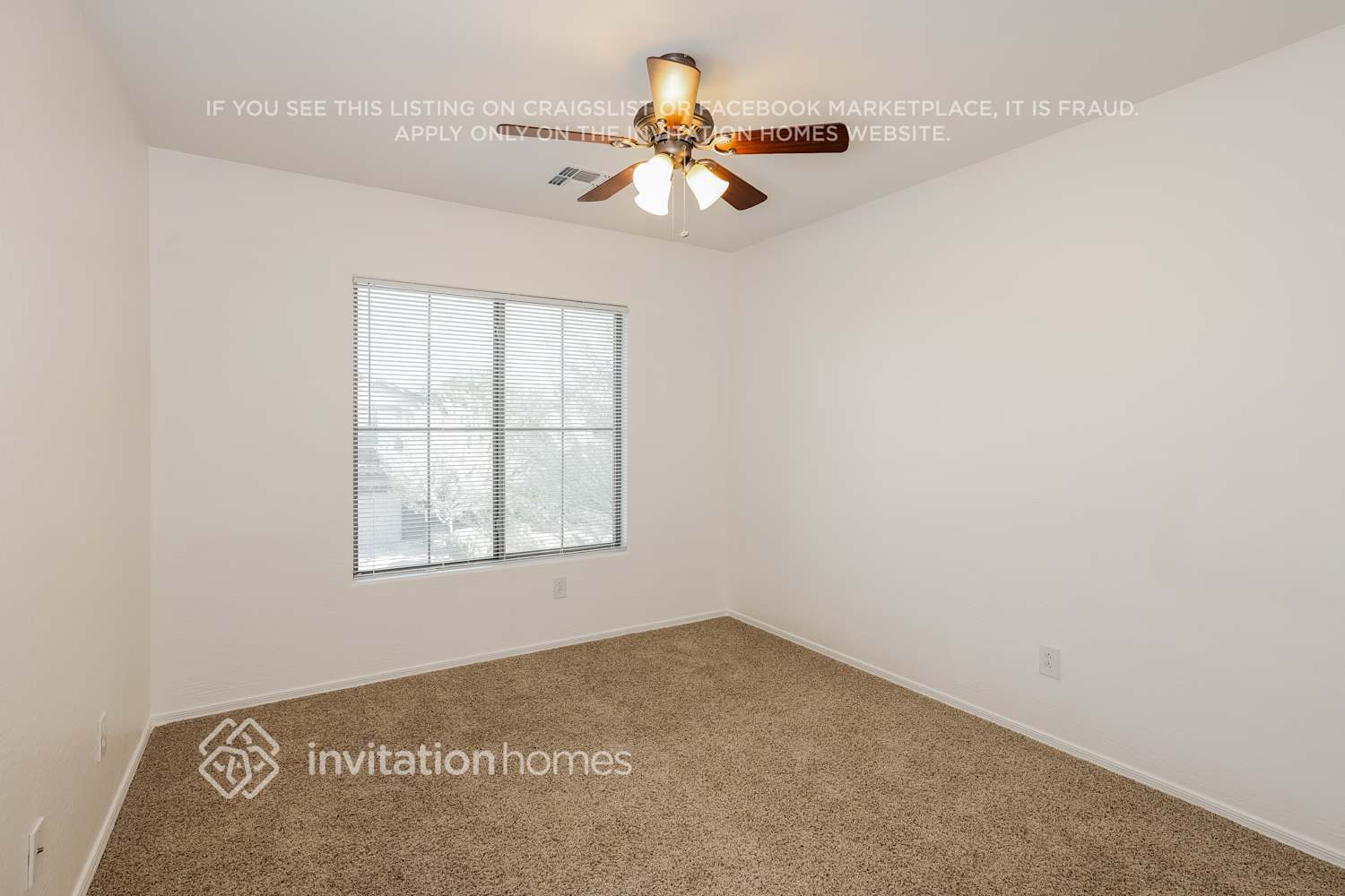 Building Photo - 39137 N Parker Ln