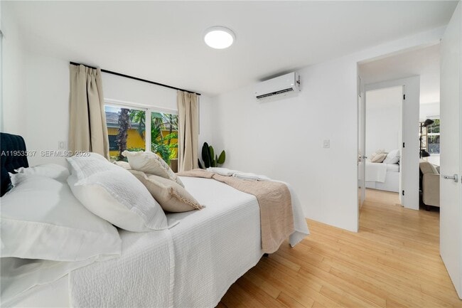 Building Photo - 651 NE 60th St