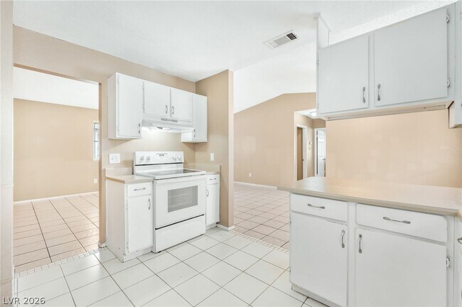 Building Photo - 4465 Halbert Ave
