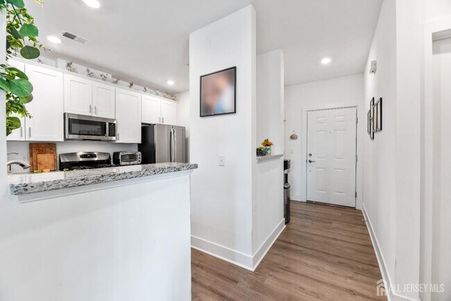 Building Photo - 921 Vanderbergh Blvd