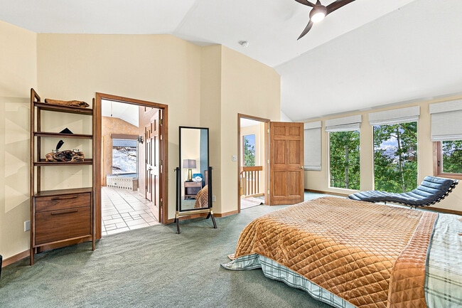 Building Photo - 551 Aspen Dr
