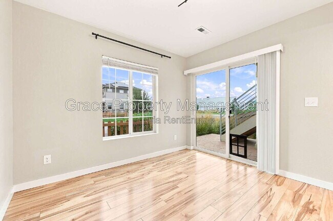 Building Photo - 10596 Waco St
