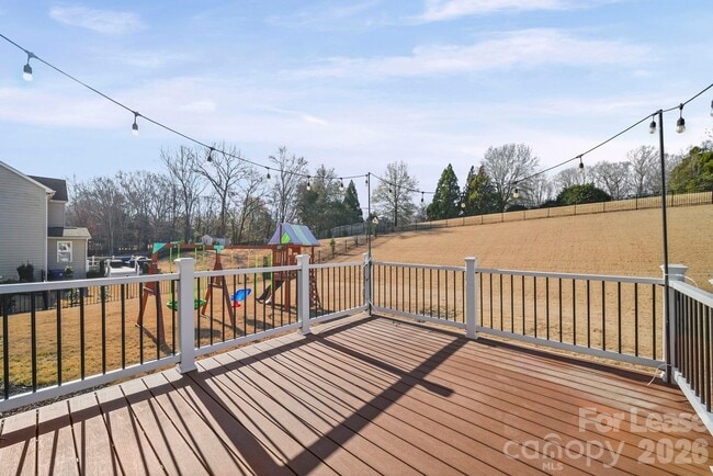 Building Photo - 704 Springwood Dr