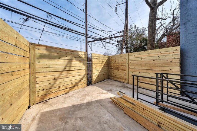 Building Photo - 1013 S 51st St