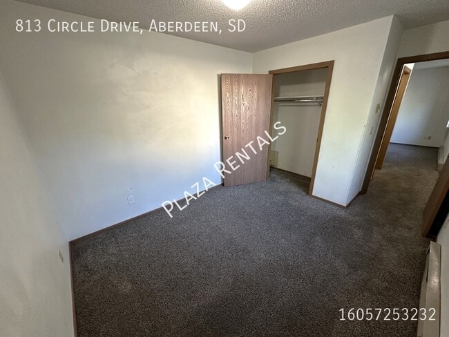 Building Photo - 307 11th Ave NW