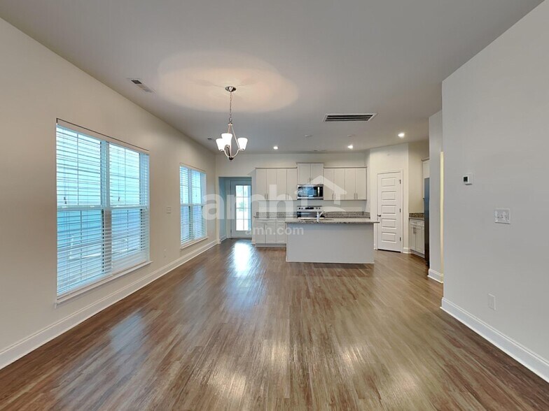 Building Photo - 5314 Tupelo St