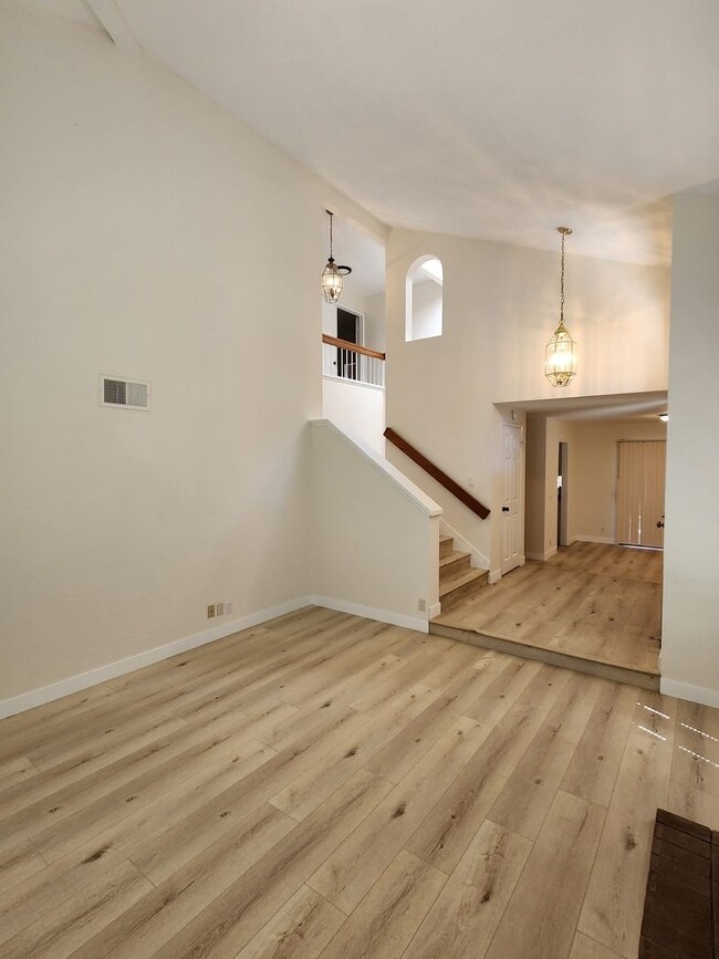 Building Photo - Scripps Ranch - Two Story Home - 3 Car Garage