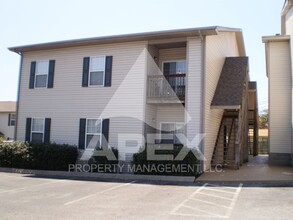Building Photo - MOVE-IN SPECIAL,NO RENT TIL MAY 1ST! - NICE 3 Bd | 2 Ba Top Floor Condo in West Knoxville!