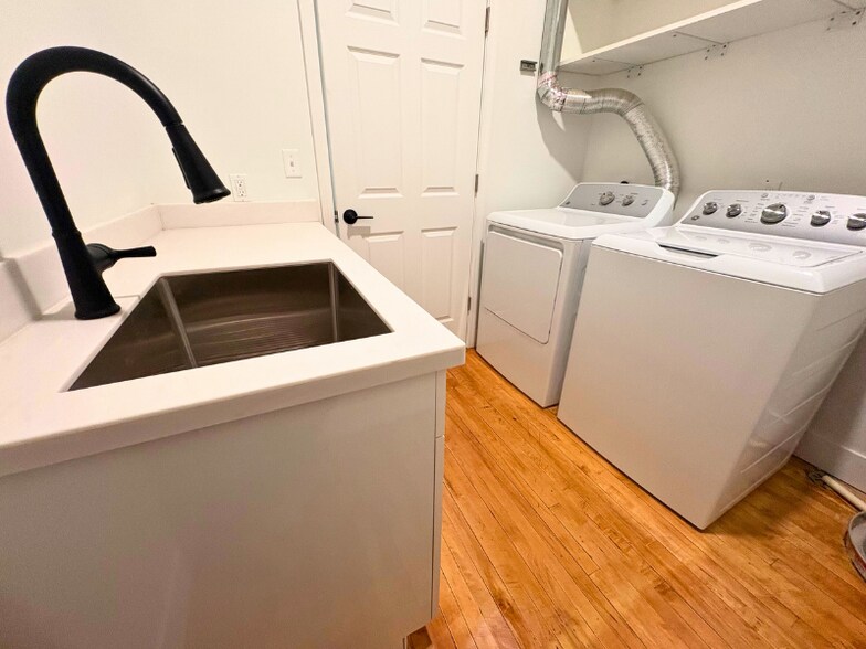 Building Photo - 9450 Joseph Campau St