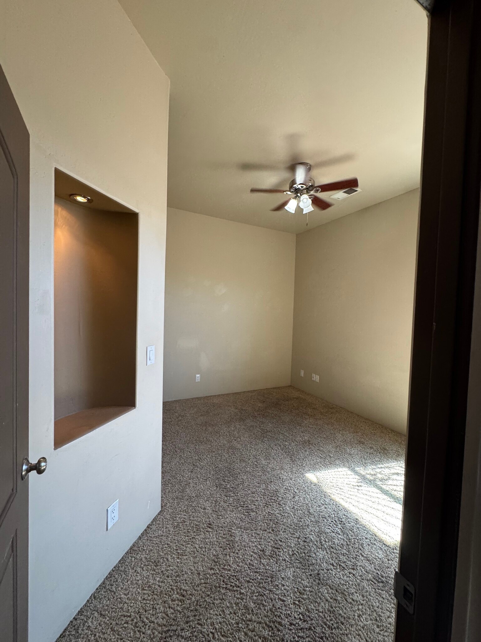 Building Photo - 4600 6th St NW