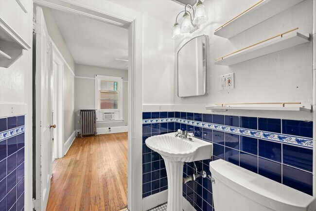 Building Photo - 1BR in Cheesman Park | Utilities Included | Balcony & Backyard Access