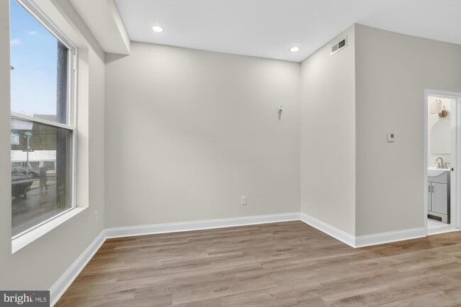 Building Photo - 2447 Turner St