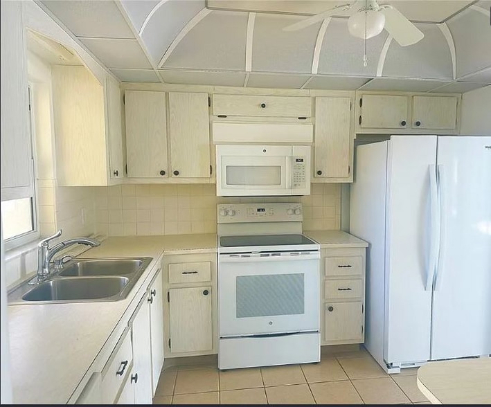 Building Photo - 4525 Cove Cir