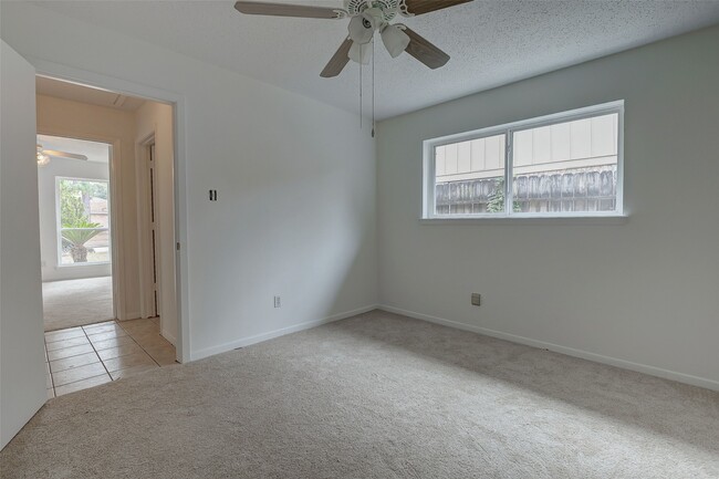 Building Photo - 6011 Coachgate Dr