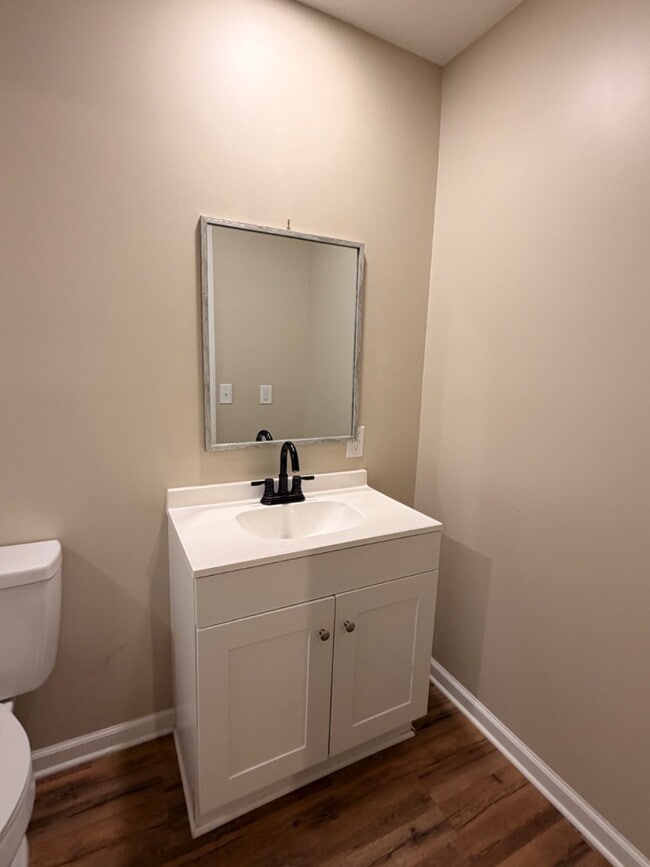 Building Photo - 3507 Camellia Cir